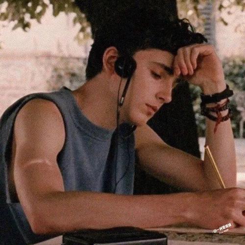 Фиолетовый